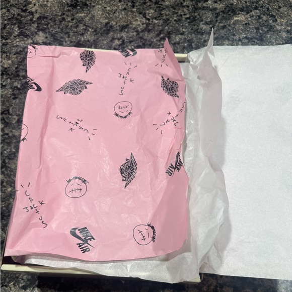 Travis Scott’s x Air 1 retro lows ‘Reverse Mocha’ - Picture 10 of 10